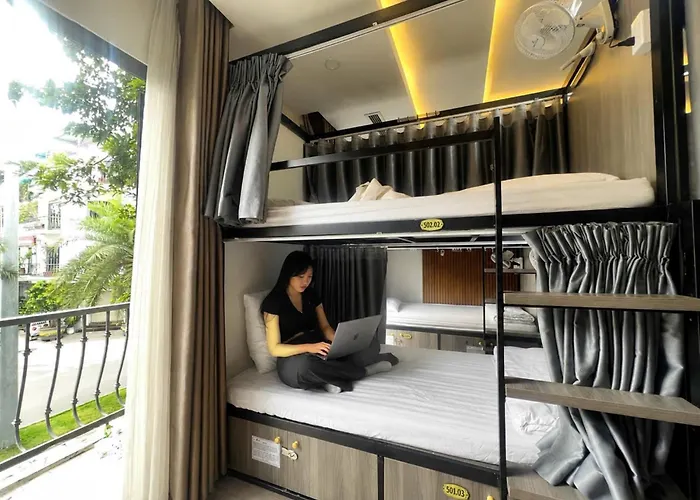 Anew & Sleepbox Capsule hotel Ha Long