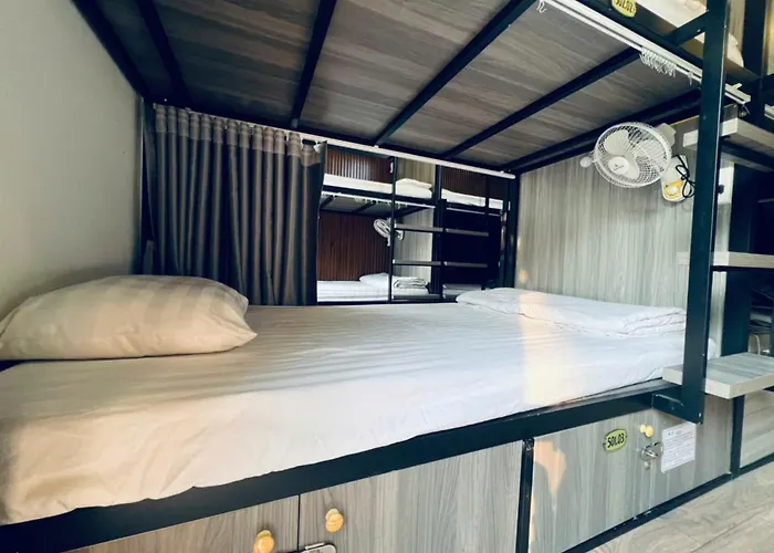 Anew & Sleepbox Capsule hotel *